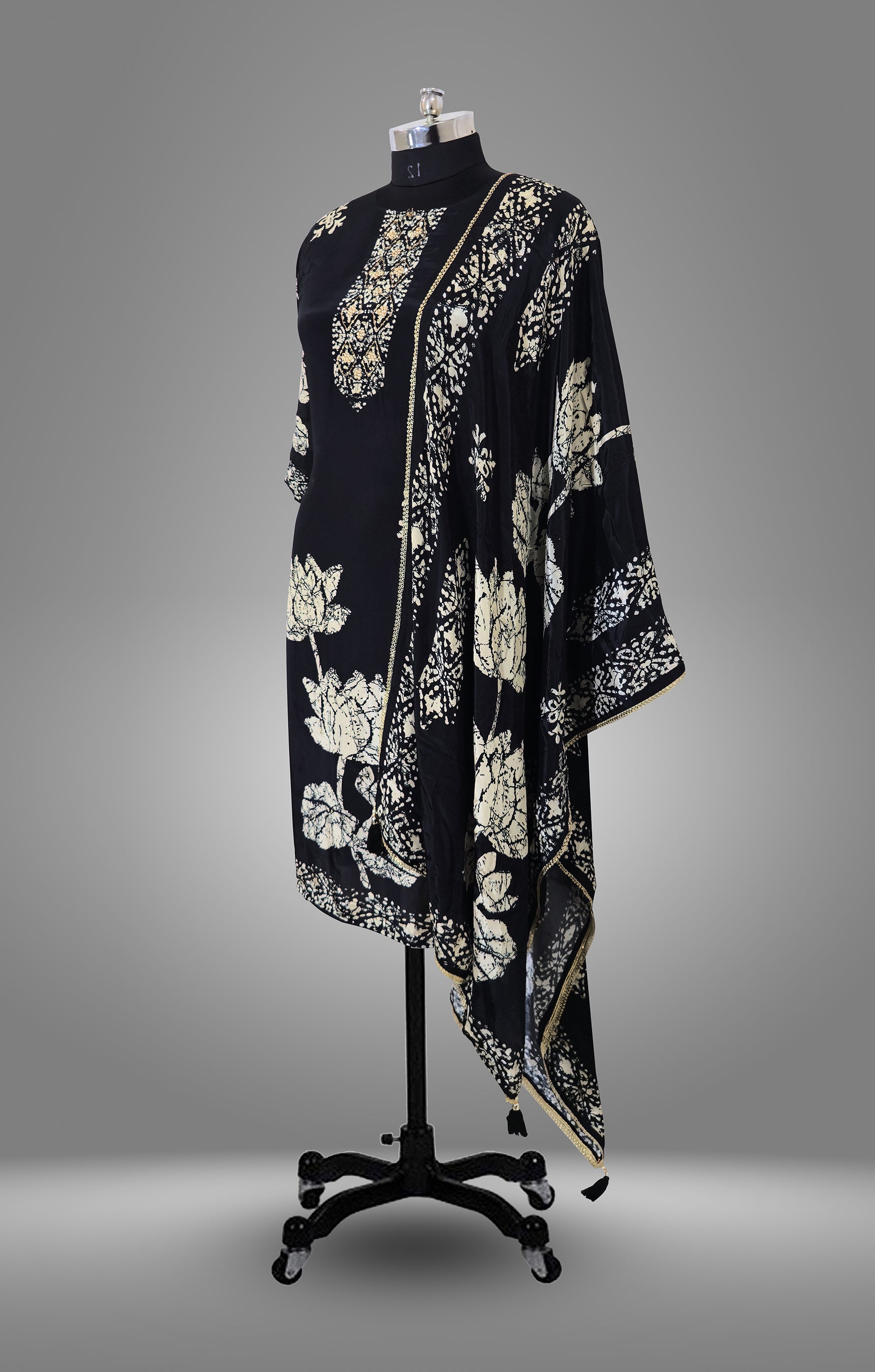 KURTA WITH PANT  AND DUPPATA WITH BLACK COLOR -Muslin